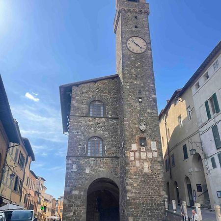 Guesthouse Da Idolina Dal 1946 Montalcino Bagian luar foto