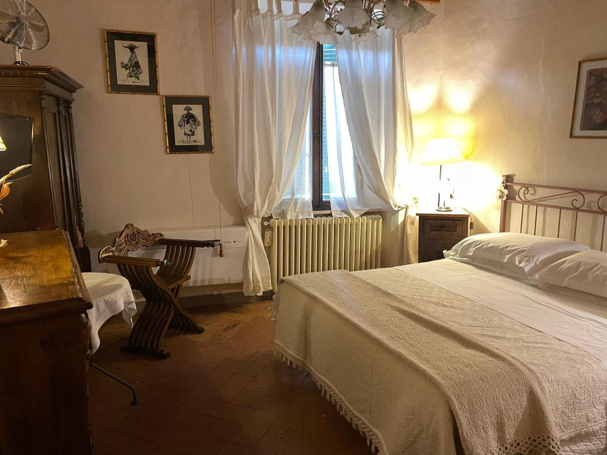 Guesthouse Da Idolina Dal 1946 Montalcino Bagian luar foto