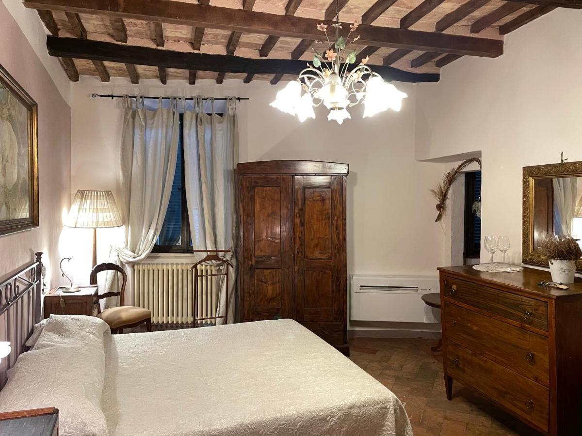 Guesthouse Da Idolina Dal 1946 Montalcino Bagian luar foto