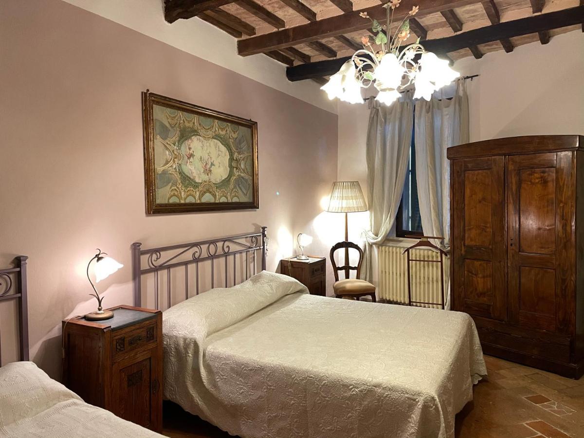 Guesthouse Da Idolina Dal 1946 Montalcino Bagian luar foto