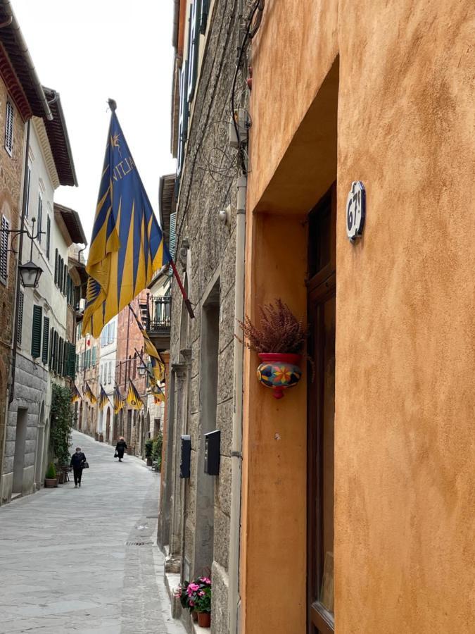 Guesthouse Da Idolina Dal 1946 Montalcino Bagian luar foto