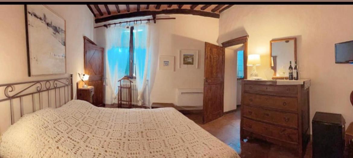 Guesthouse Da Idolina Dal 1946 Montalcino Bagian luar foto