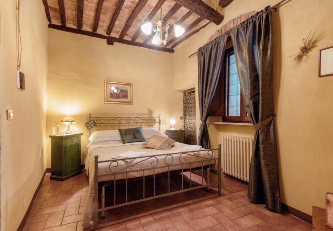 Guesthouse Da Idolina Dal 1946 Montalcino Bagian luar foto