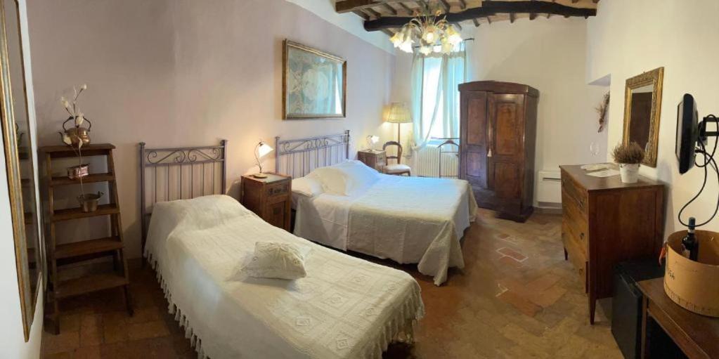 Guesthouse Da Idolina Dal 1946 Montalcino Bagian luar foto