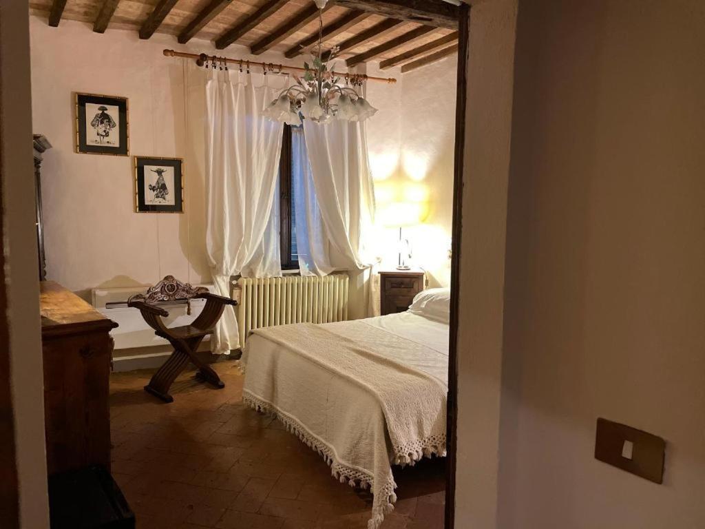 Guesthouse Da Idolina Dal 1946 Montalcino Bagian luar foto