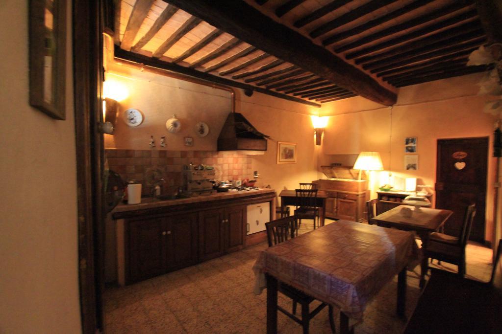 Guesthouse Da Idolina Dal 1946 Montalcino Bagian luar foto